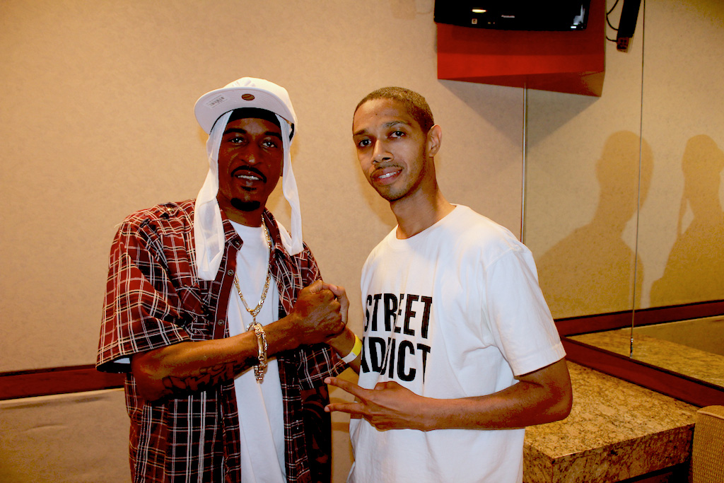 Backstage Rakim and Timid chop it up.