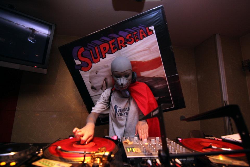 djsarasa-halloween2011-2